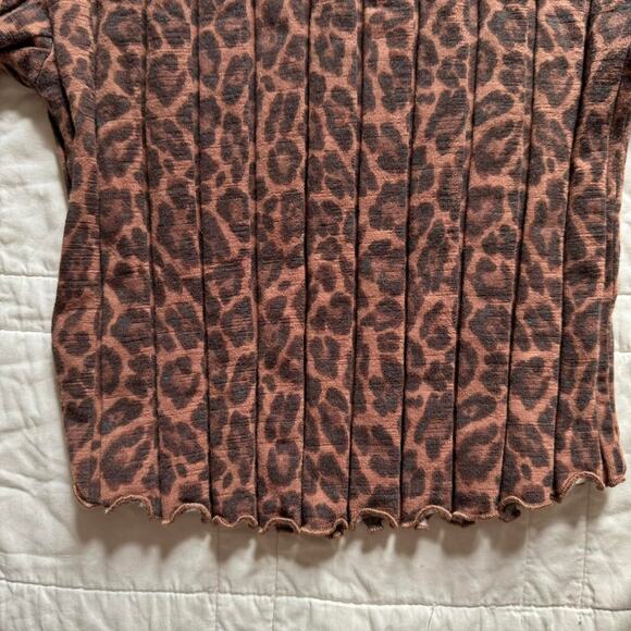 American Eagle Leopard print crop top square neckline sz M ruffles classic - Picture 8 of 8